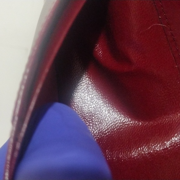 Laviola Milano Burgundy Bi-Fold Long Wallet – Elegant Women's Fashion Accessory - Picture 12 of 13